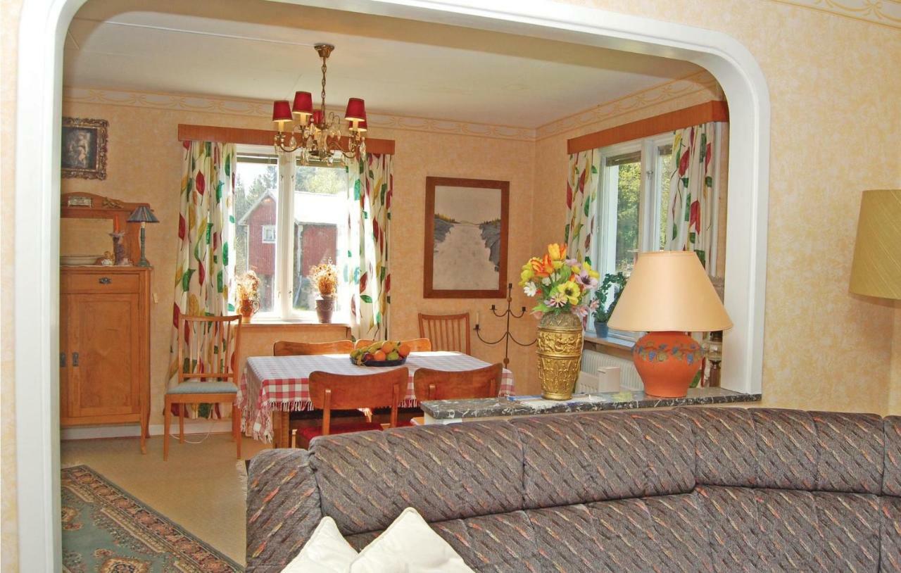 3 Bedroom Amazing Home In Lnsboda Falsehult Exterior foto